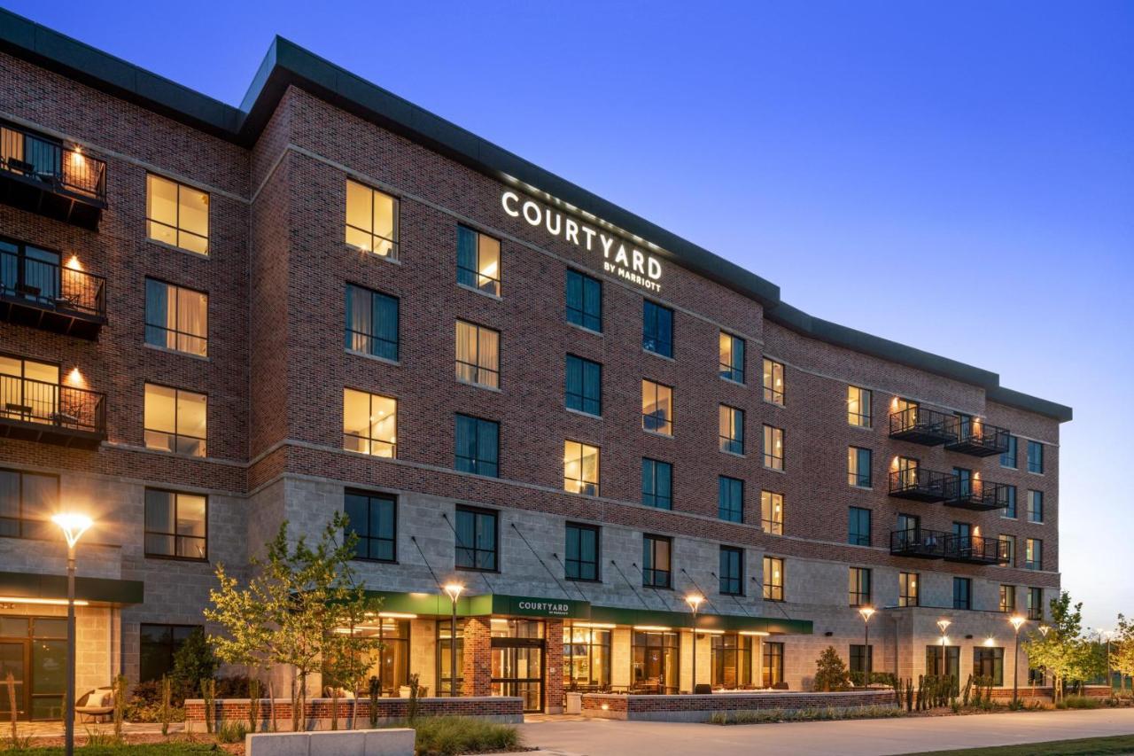 Courtyard By Marriott Houston Northeast Hotel Exterior photo